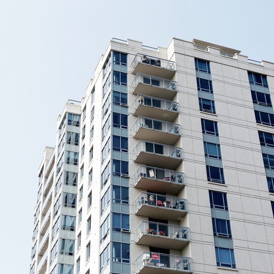 condo-2618421_1920